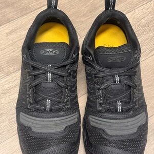 KEEN Men's safety shoe